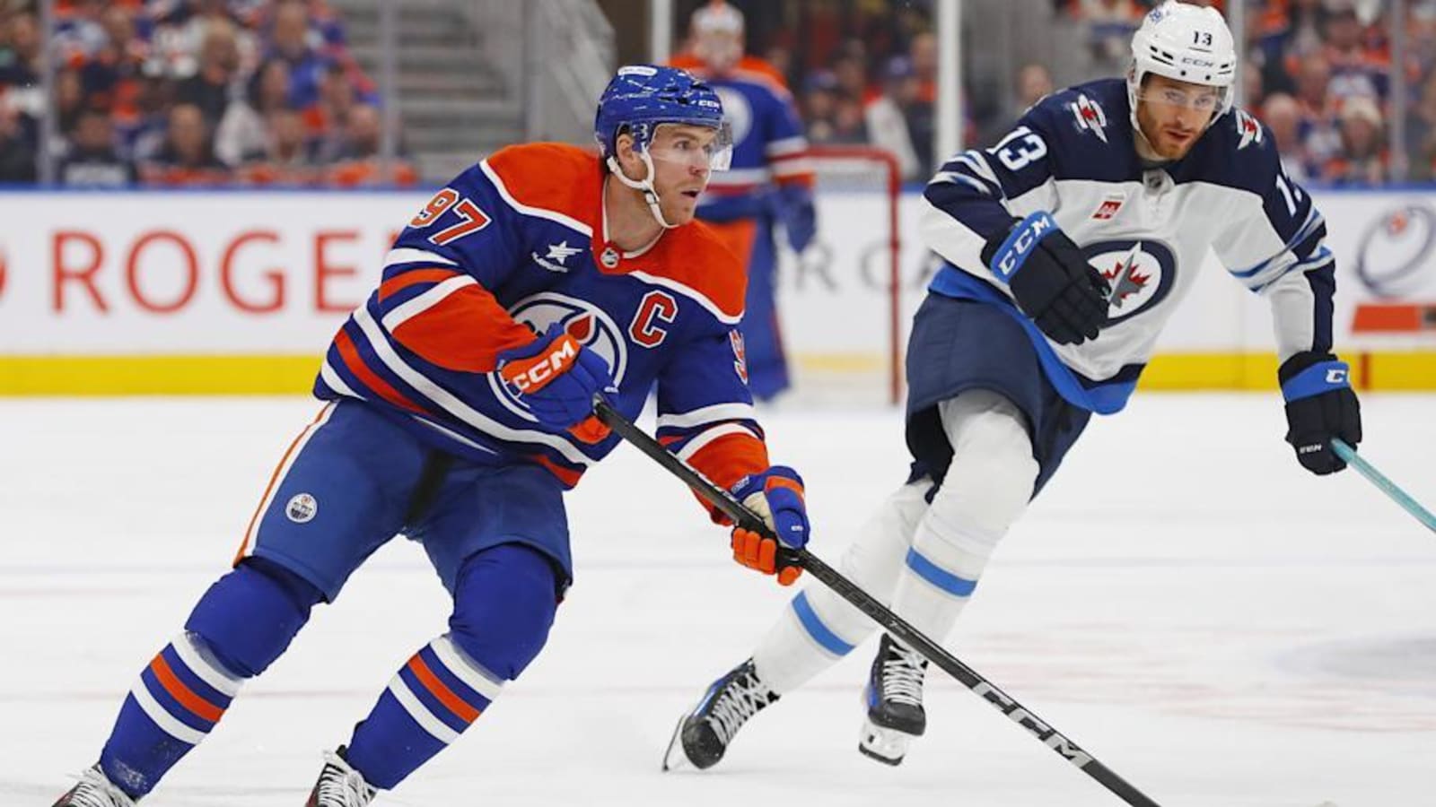 Oilers, Blackhawks Battle in Duel of &#39;Superstar Connors&#39;
