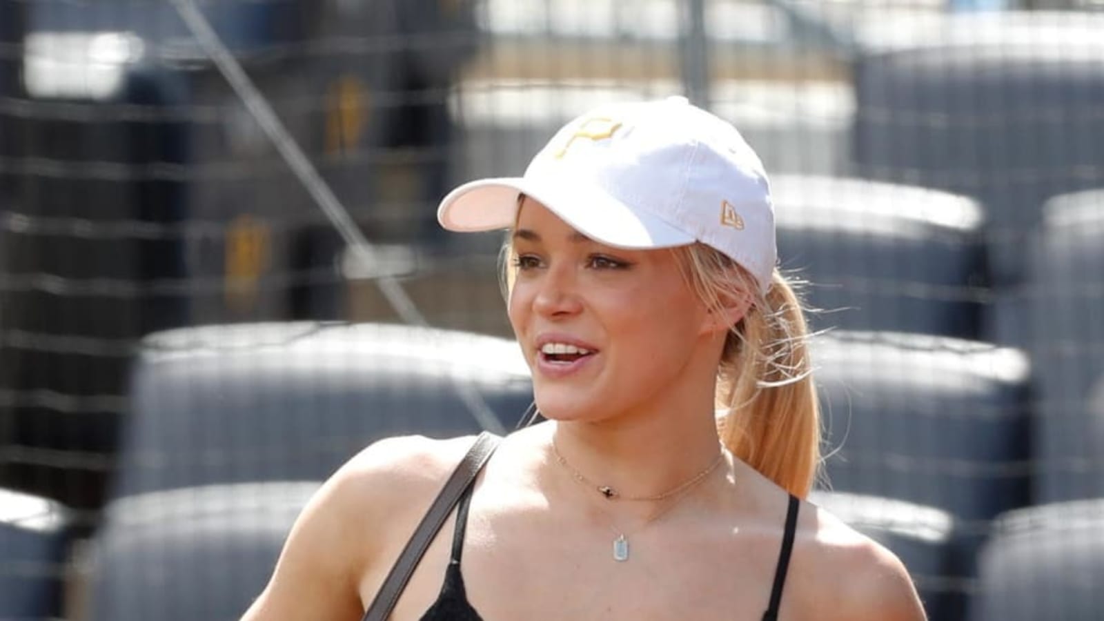 Livvy Dunne lights up Paris with epic USA sweater, Eiffel Tower photo