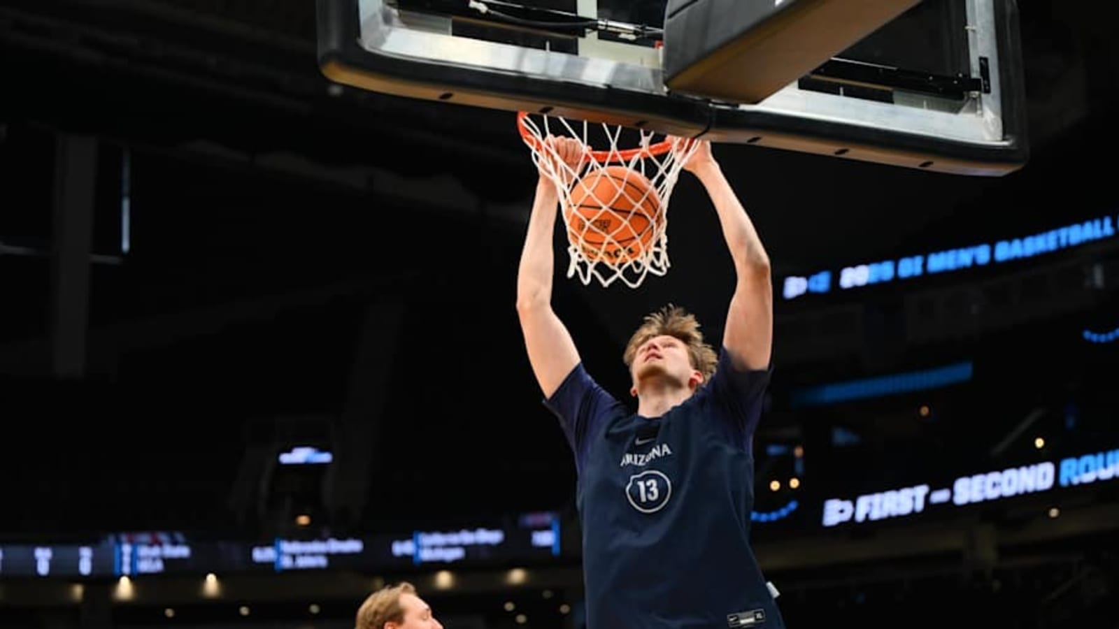 2025 March Madness first-round schedule, scores, game updates