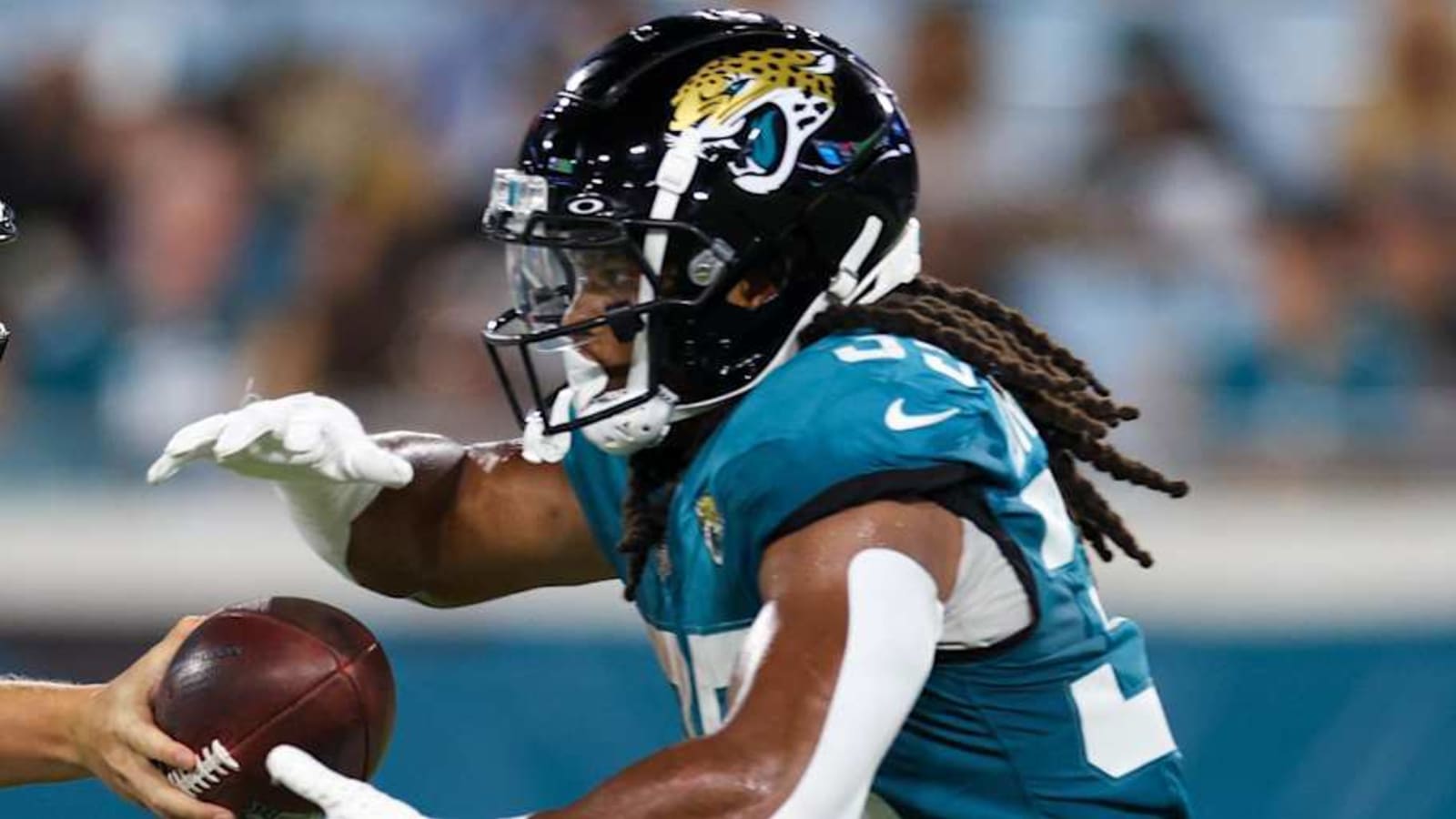 Former Jaguars Playmaker Signs With AFC Rival