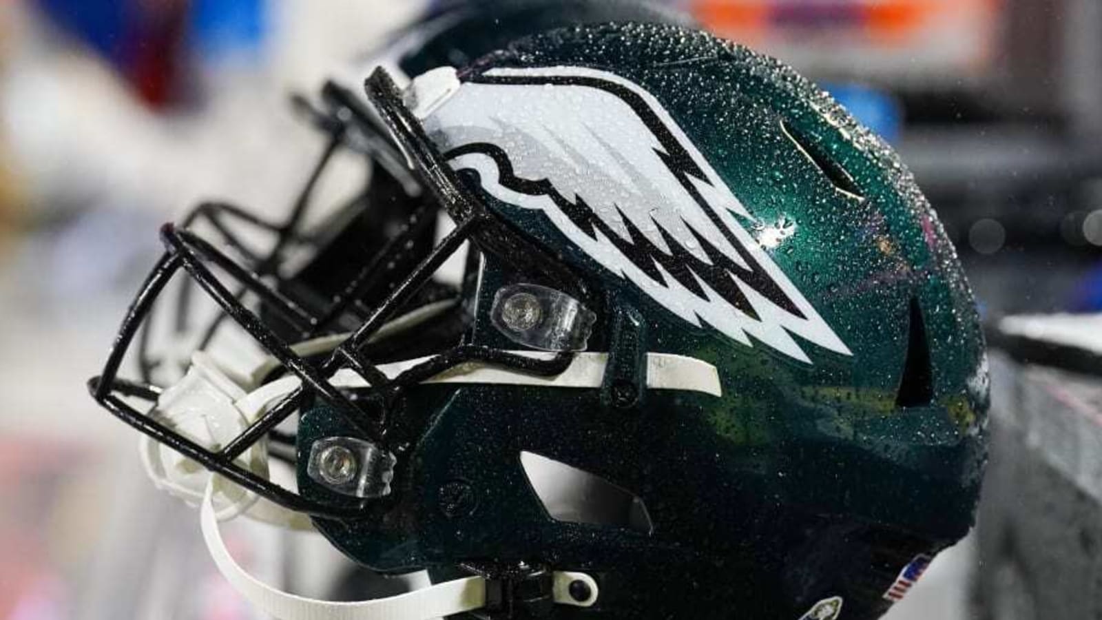 Ex-Eagles Standout Defender Surprisingly Available With Reunion Possible