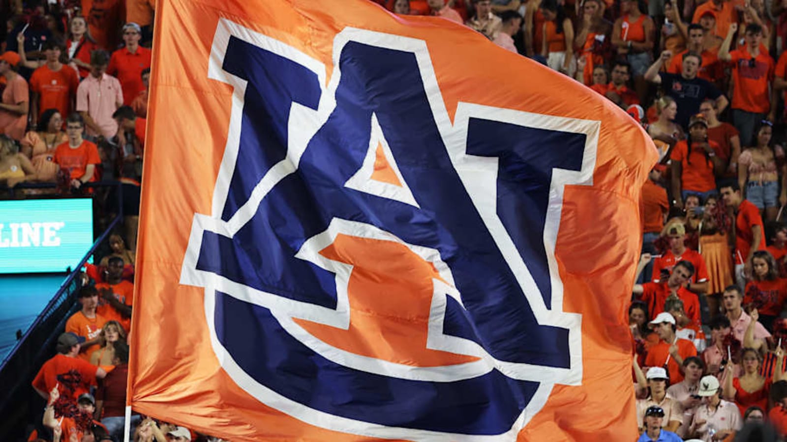 Auburn Makes Bold Push for 5-Star Offensive Lineman