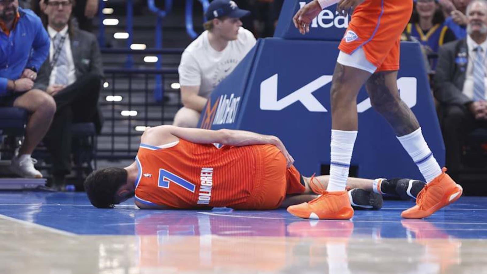 Chet Holmgren suffers pelvic fracture after hard fall