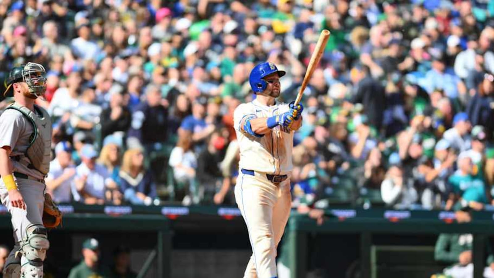Seattle Mariners&#39; Cal Raleigh Continues to Move Closer to Franchise History with On-Base Streak