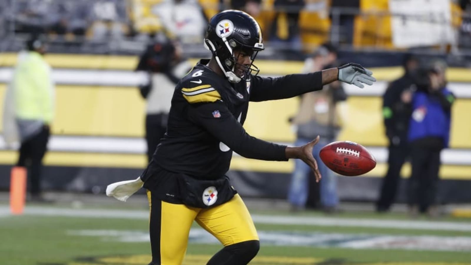 The 49ers Sign Punter Pressley Harvin III