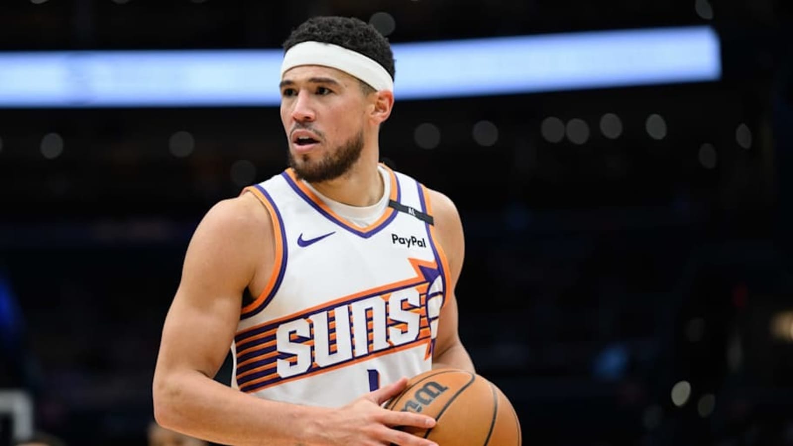 Devin Booker Reps Detroit Lions Before Suns-Pistons