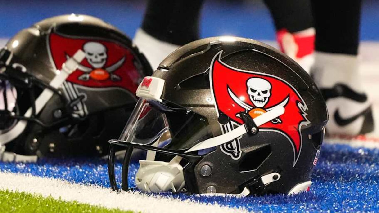 Big Buccaneers free agent signing reveals new jersey number