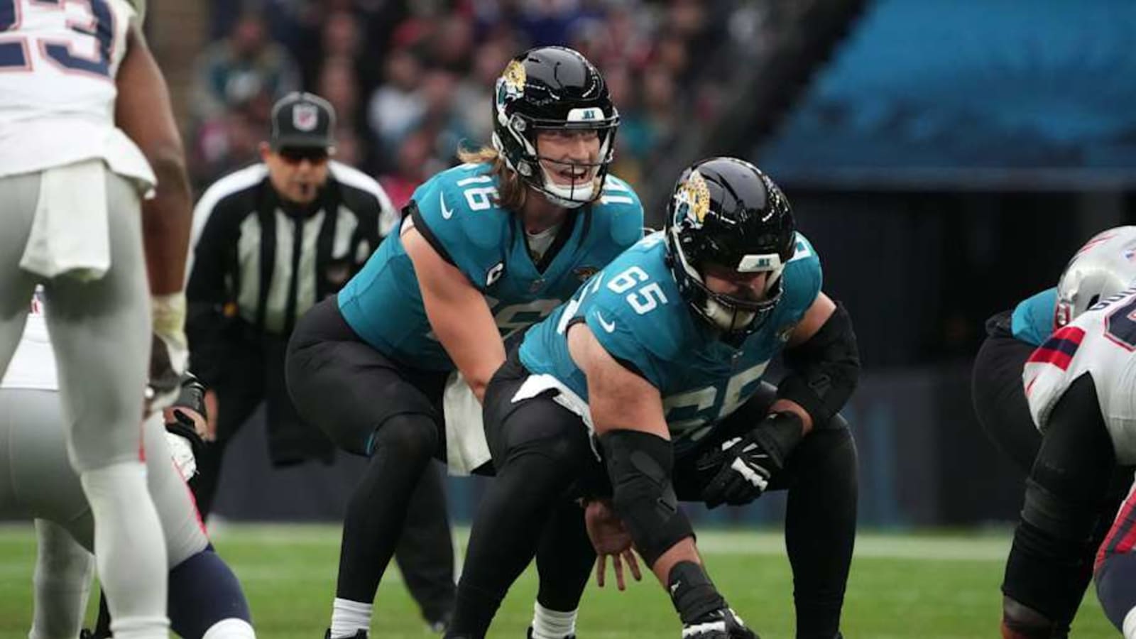  Jaguars’ Center Announces Retirement