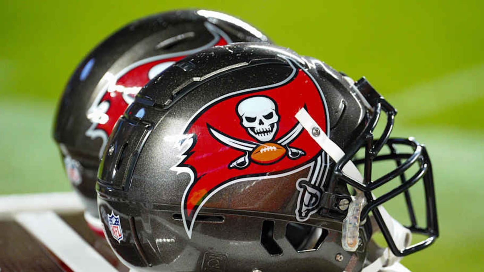 New Buccaneers linebacker reveals jersey number for 2025