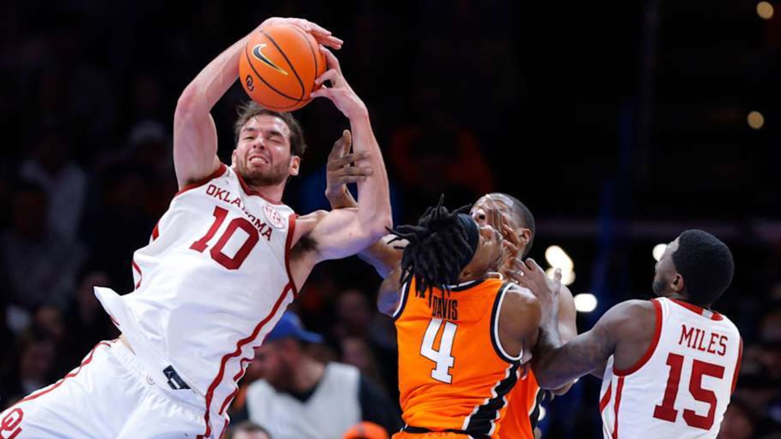 OU Basketball: Oklahoma Falls in AP Top 25 Despite Bedlam Blowout