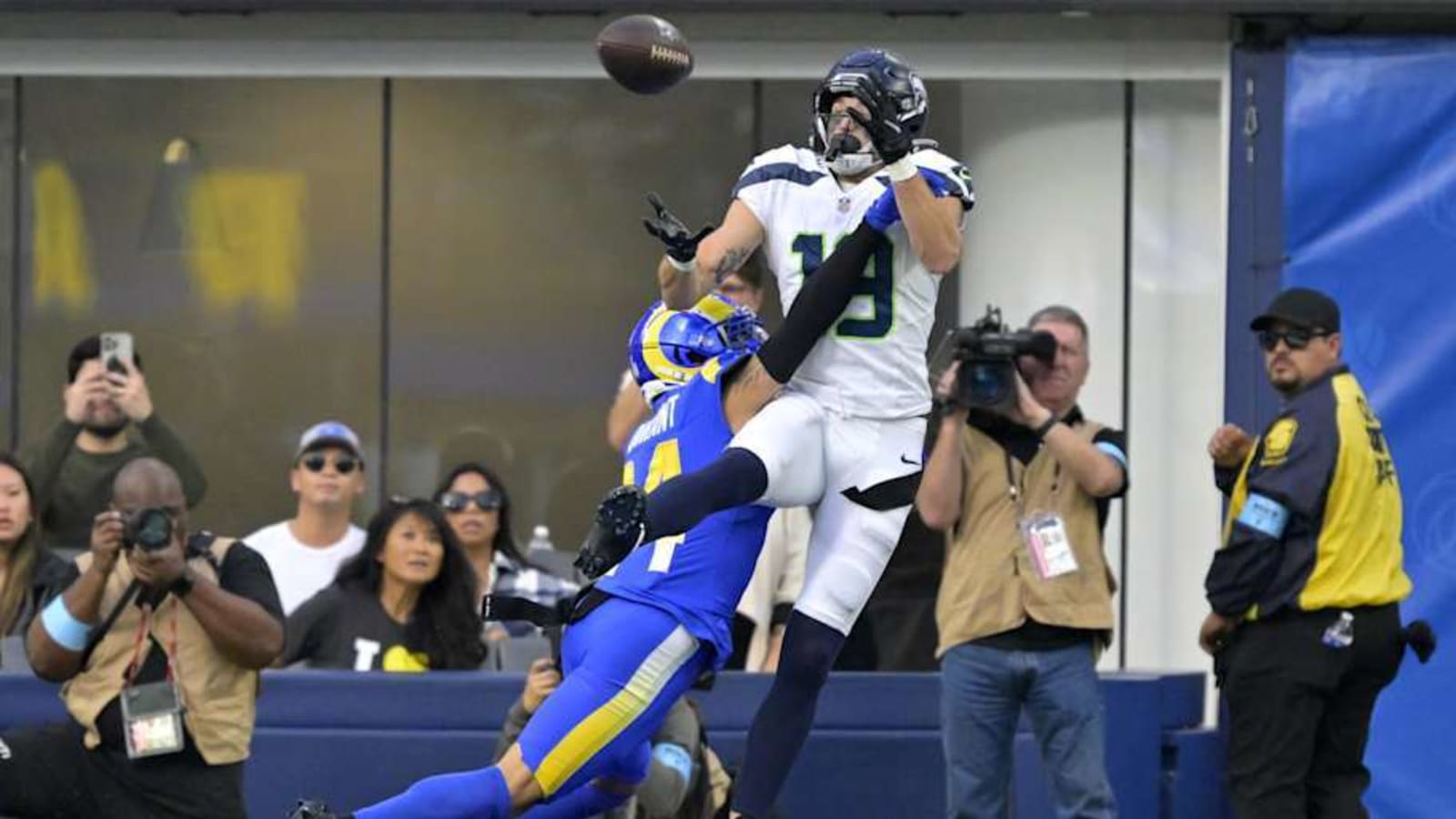 Jake Bobo has Opportunity to be Seahawks&#39; WR3 in 2025