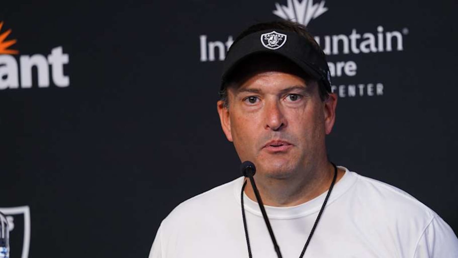  Former NFL Player Speaks on Raiders Keeping ST Coordinator Tom McMahon