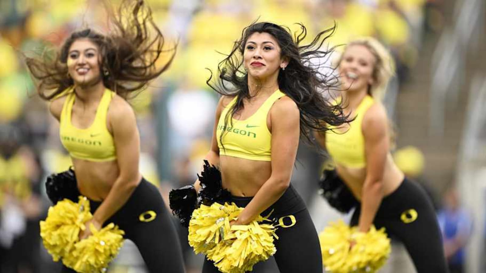 Oregon Ducks vs. Michigan Wolverines At &#39;Big House&#39;: What Color Do Fans Wear?