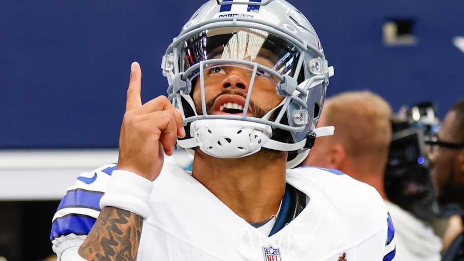 Dak Prescott’s girlfriend Sarah Jane Ramos slays in skintight top, leggy skirt