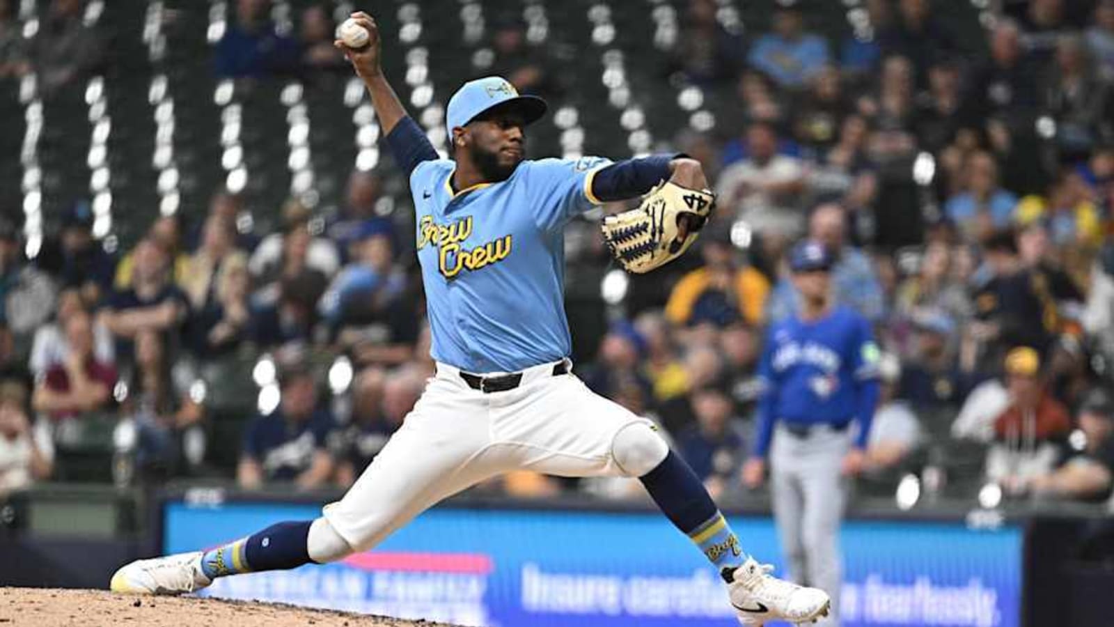 Braves Sign Former AL Rival Pitcher: Report