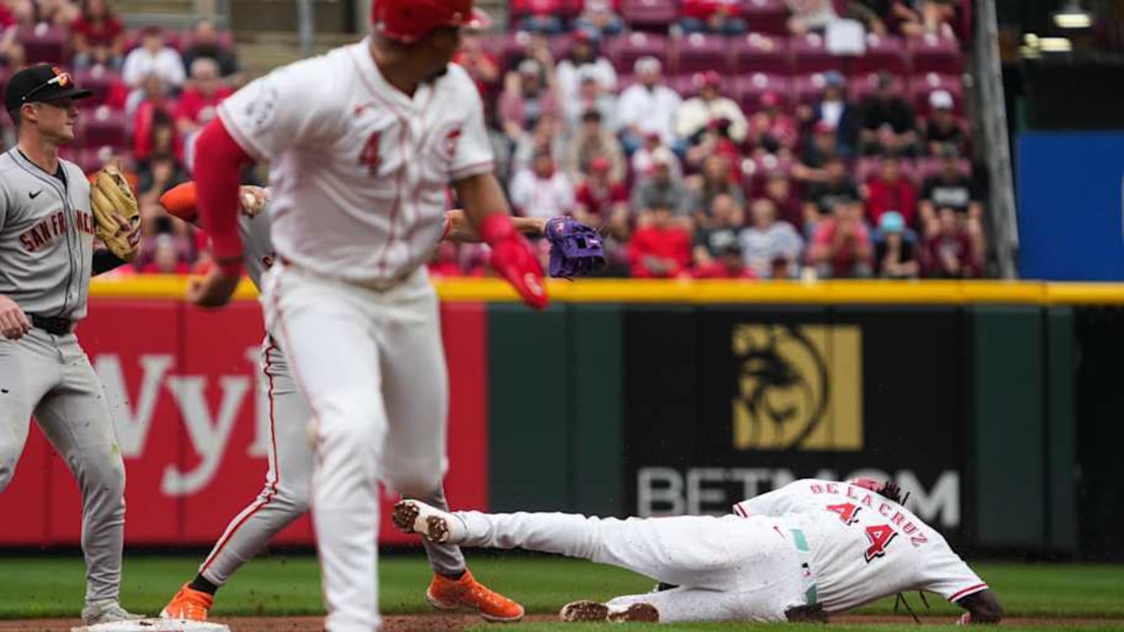 WEEKEND ROUND-UP: Takeaways From Cincinnati Reds Season-Opening Series Loss to the Giants