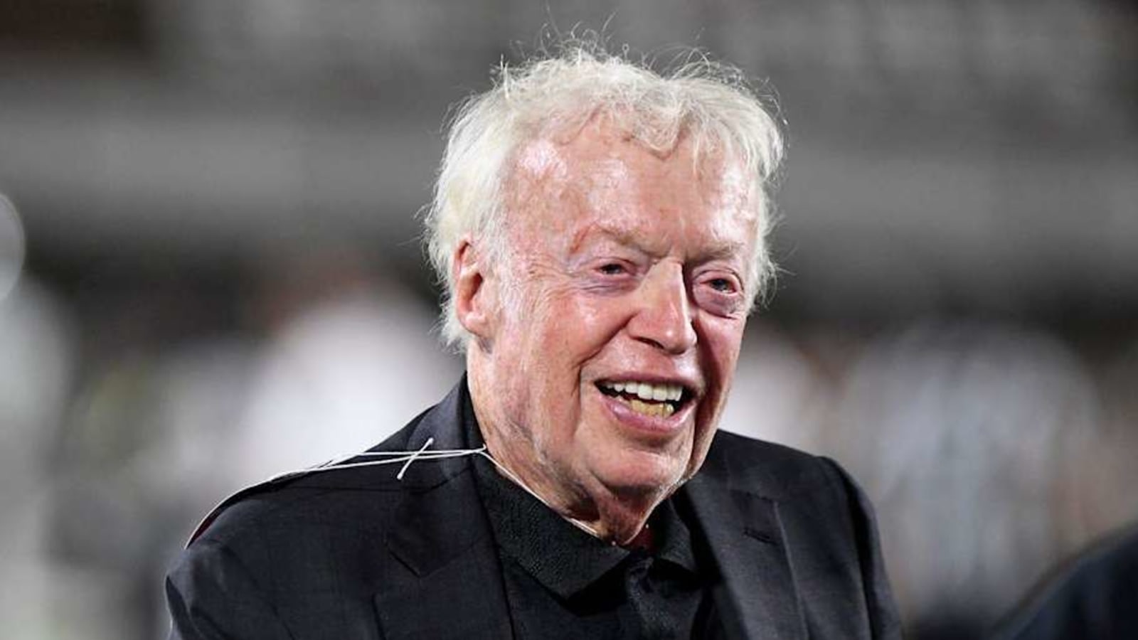 Oregon Ducks&#39; Emotional Video of Nike Founder Phil Knight After Ohio State Win