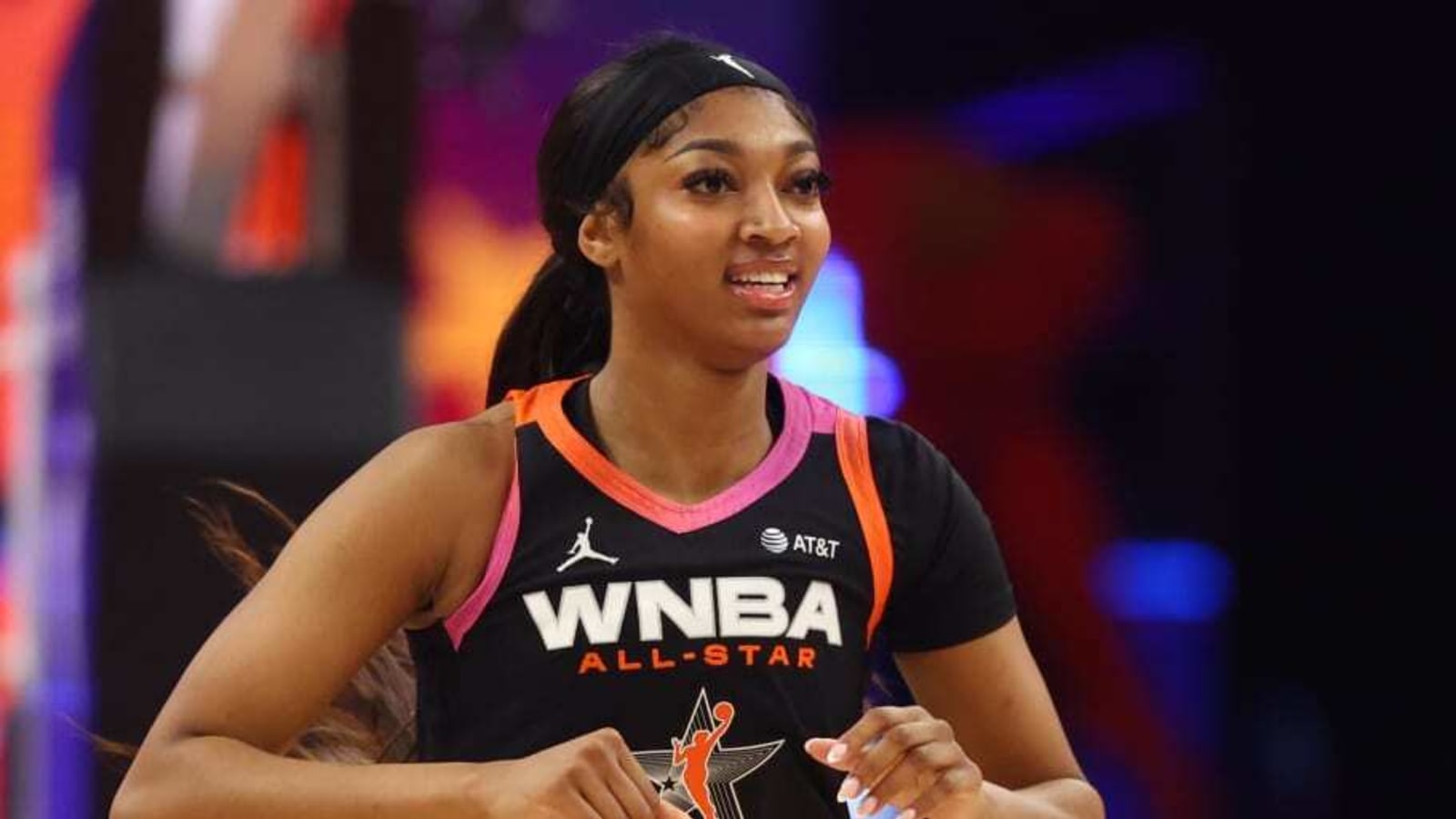 Angel Reese teases 1990s-inspired &#39;apple bottom jeans&#39; WNBA tunnel fit