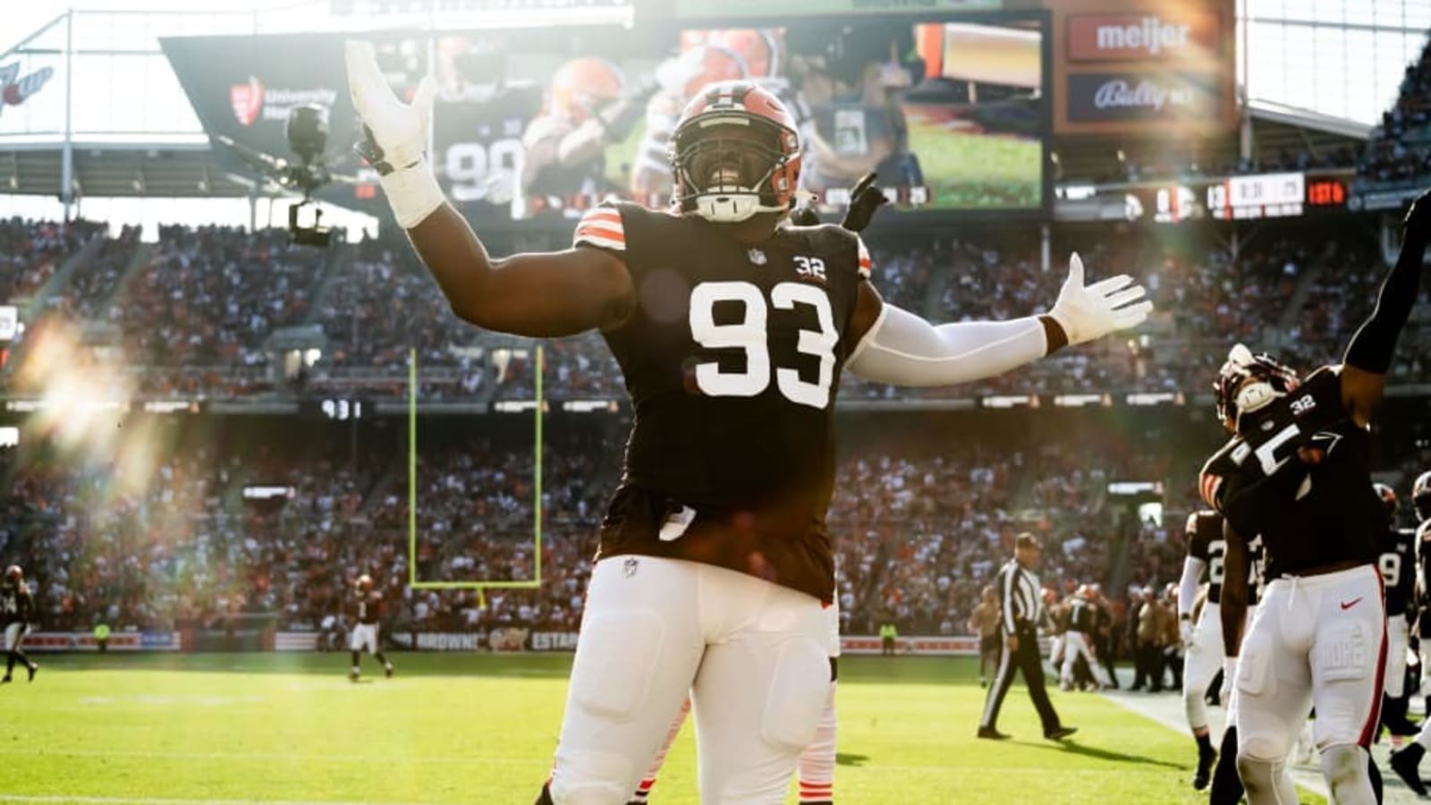 Cleveland Browns&#39; Key Defensive Piece Sidelined With Injury