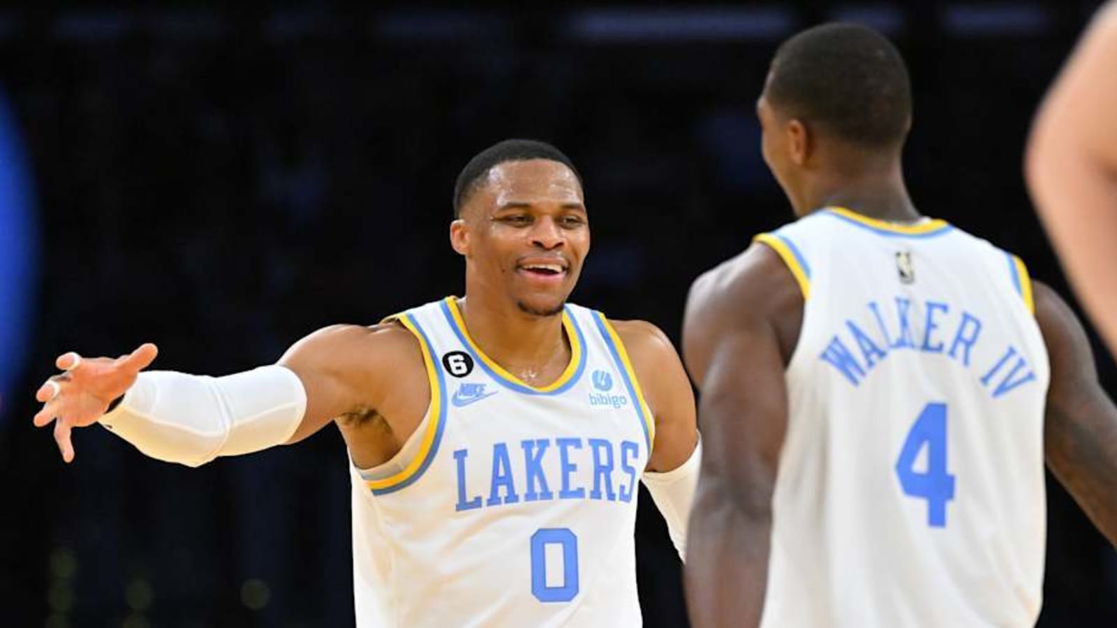 Former Lakers Guard Expected to Stay Overseas