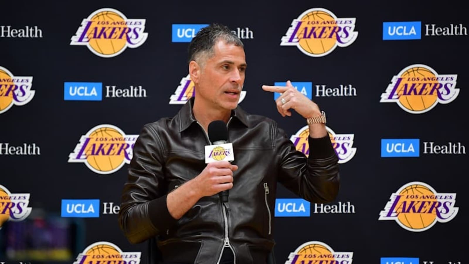 Lakers Perfect Buyout Candidate Reportedly Looking to Sign Overseas Instead