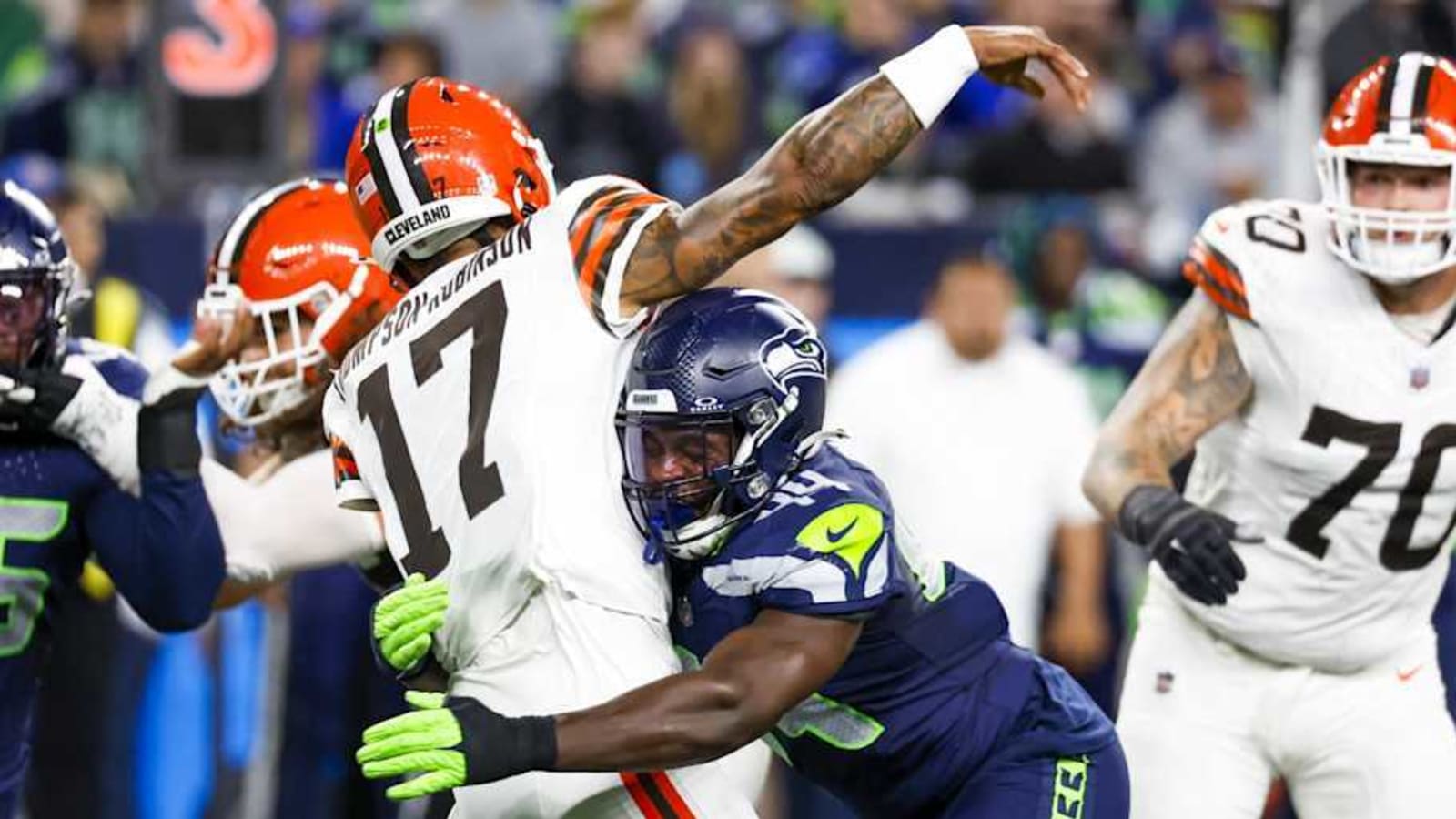 Seahawks Re-Sign LB Jamie Sheriff