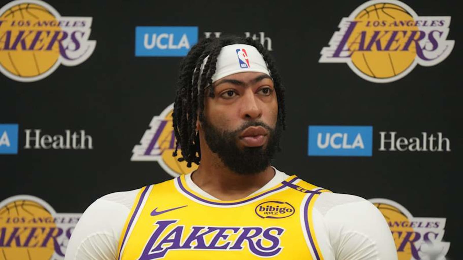 Lakers Fans Love Anthony Davis&#39; Shoes Honoring Kobe & LeBron