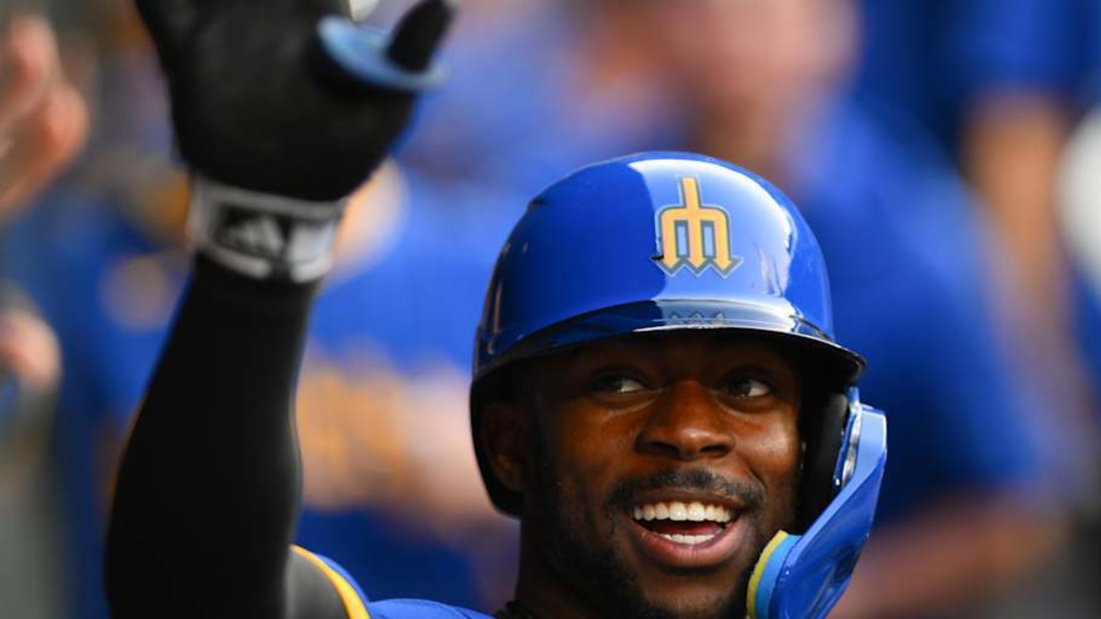 Likable Seattle Mariners Infielder Gets Engaged on Thursday