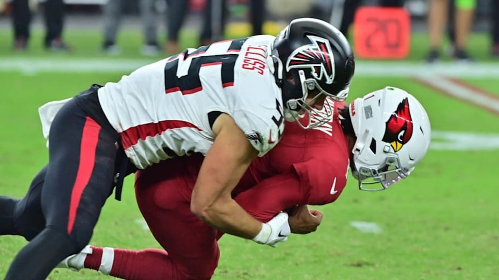 Falcons&#39; Kaden Elliss Receives &#39;Superstar&#39; Status After 2024 Campaign