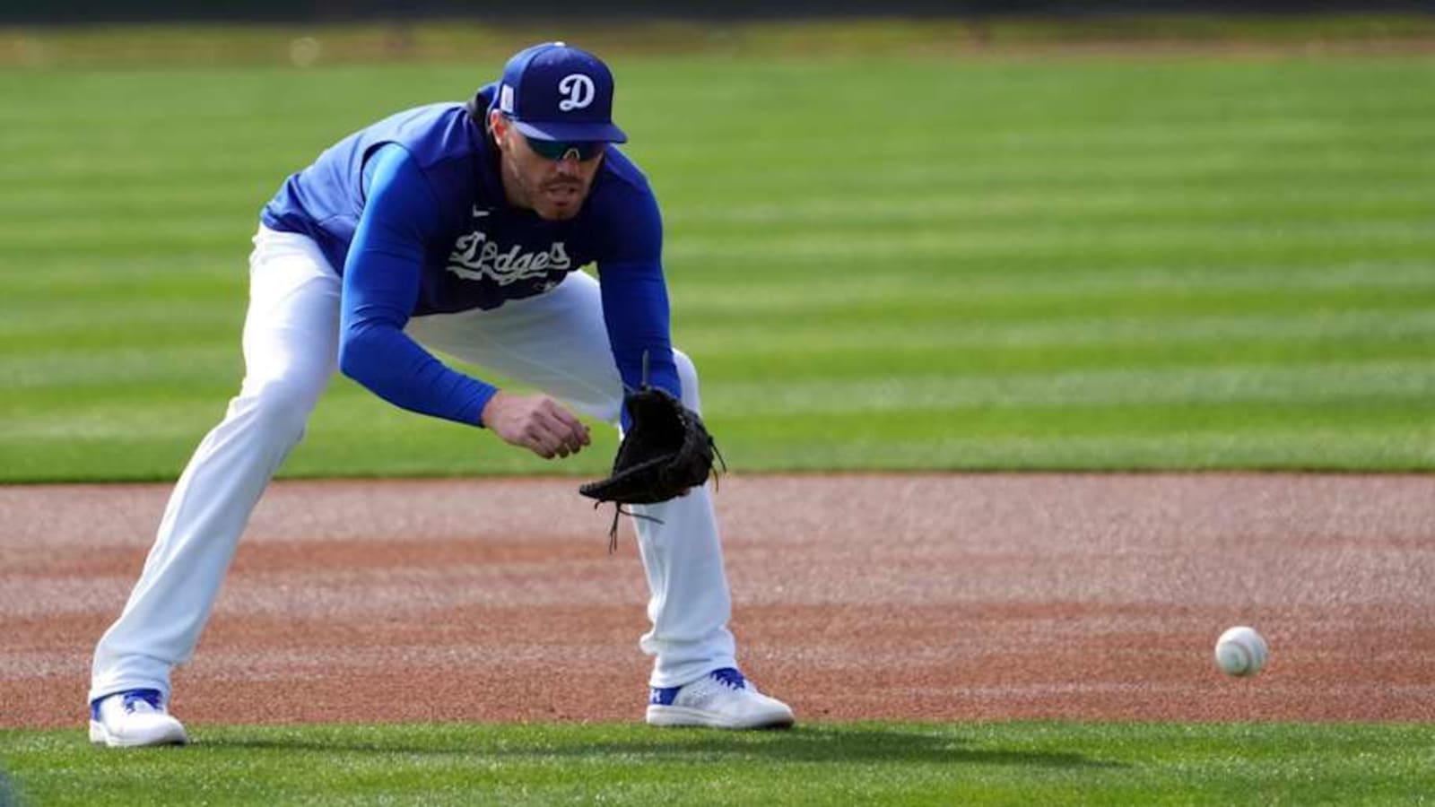 Dodgers Manager Dave Roberts Provides Exciting Injury Update on Freddie Freeman