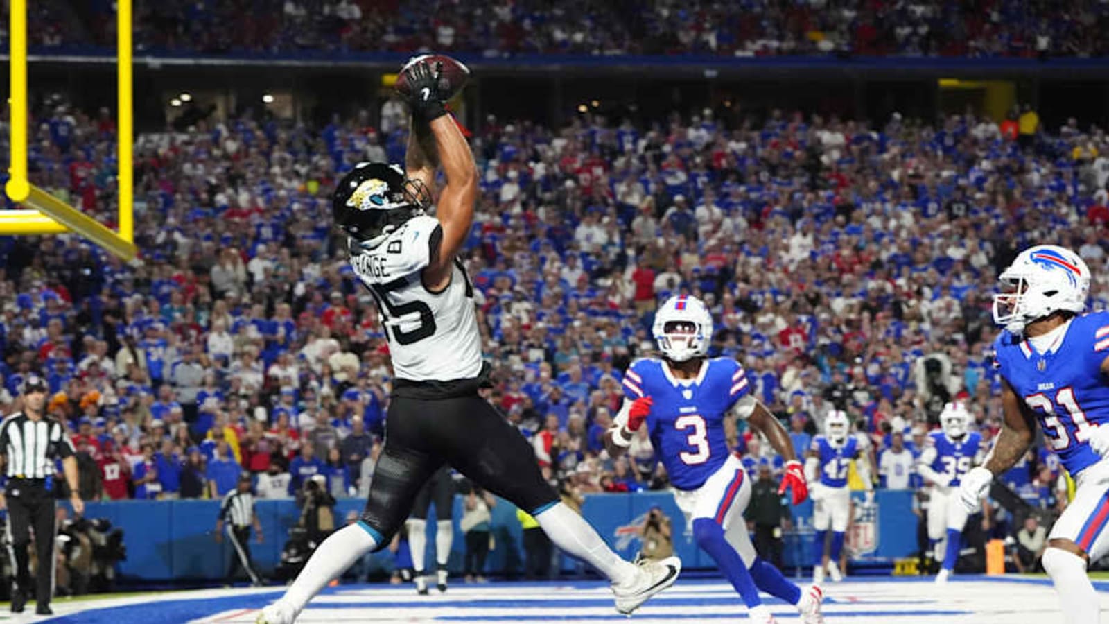 Liam Coen Details Brenton Strange&#39;s Value to Jaguars