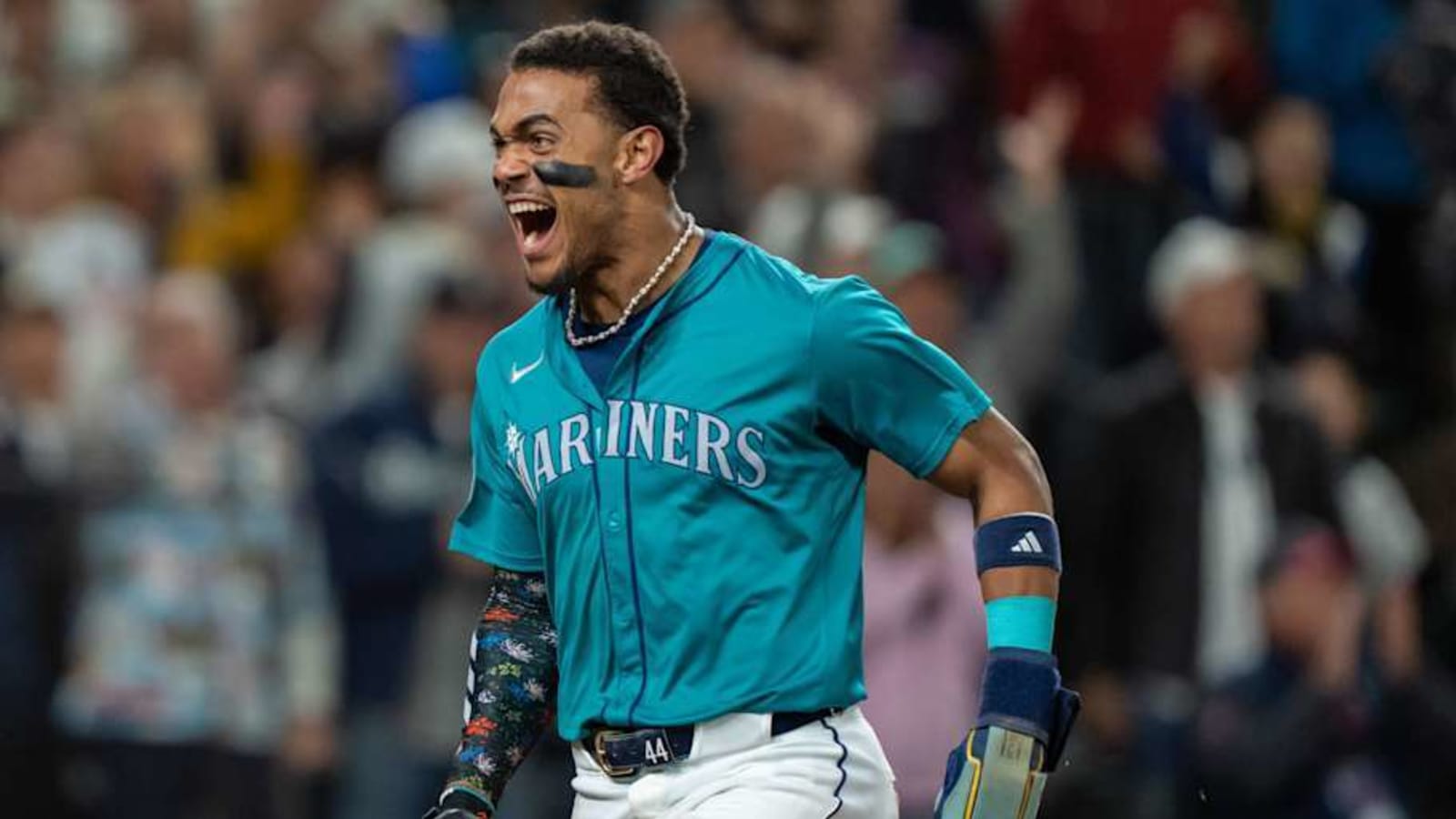 Watch: Julio Rodriguez Hits Absolutely Mammoth Home Run to Give Seattle Mariners Lead on Sunday