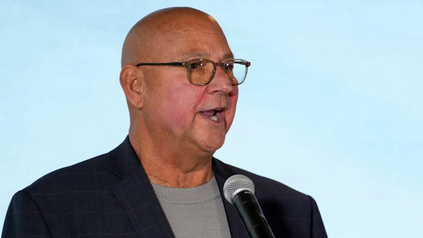 Watch: Cincinnati Reds Manager Terry Francona Shares Awesome Michael Jordan Story
