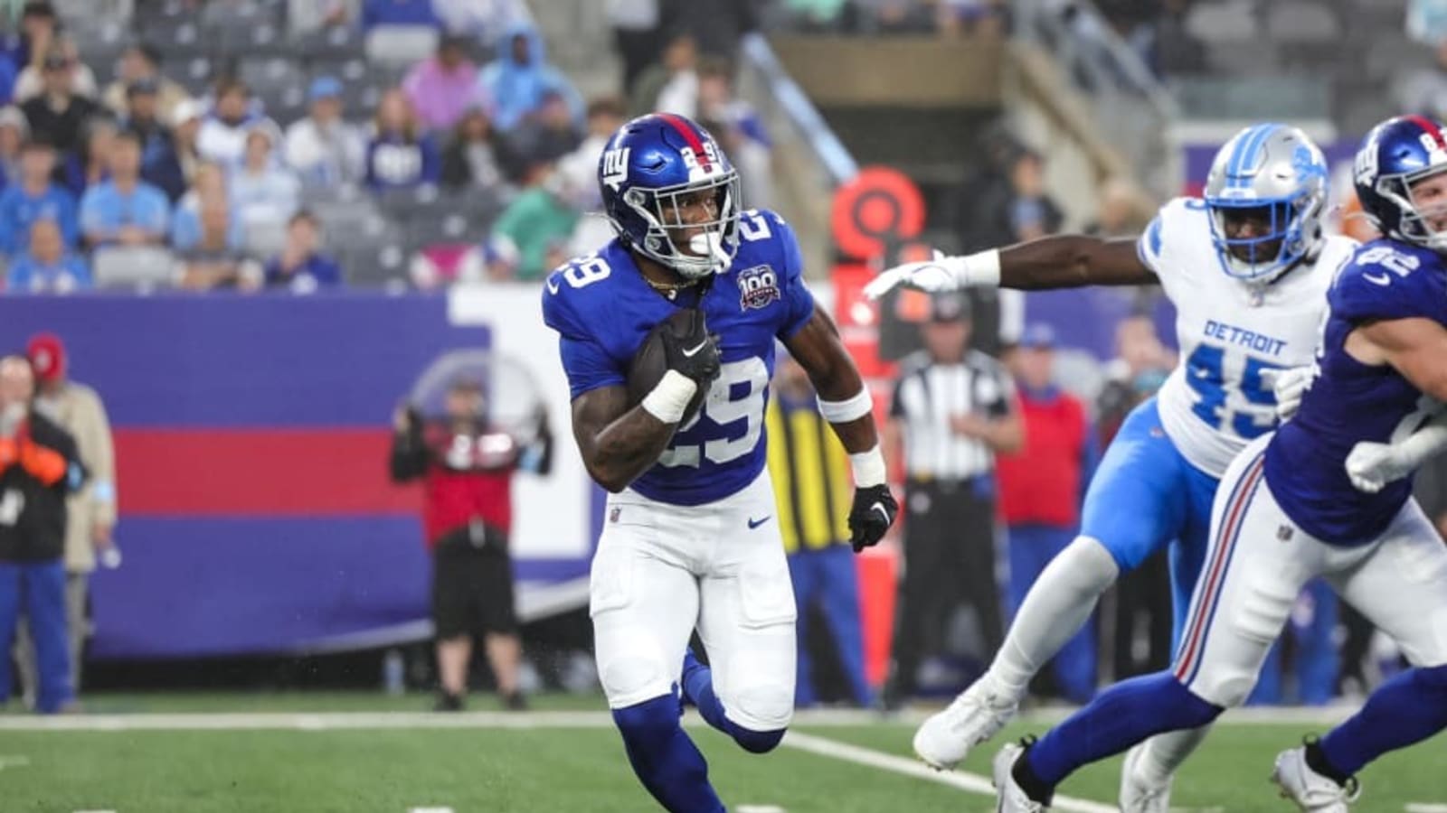 Giants Rookie Tyrone Tracy, Jr. Carted Off Field with Right Leg Injury