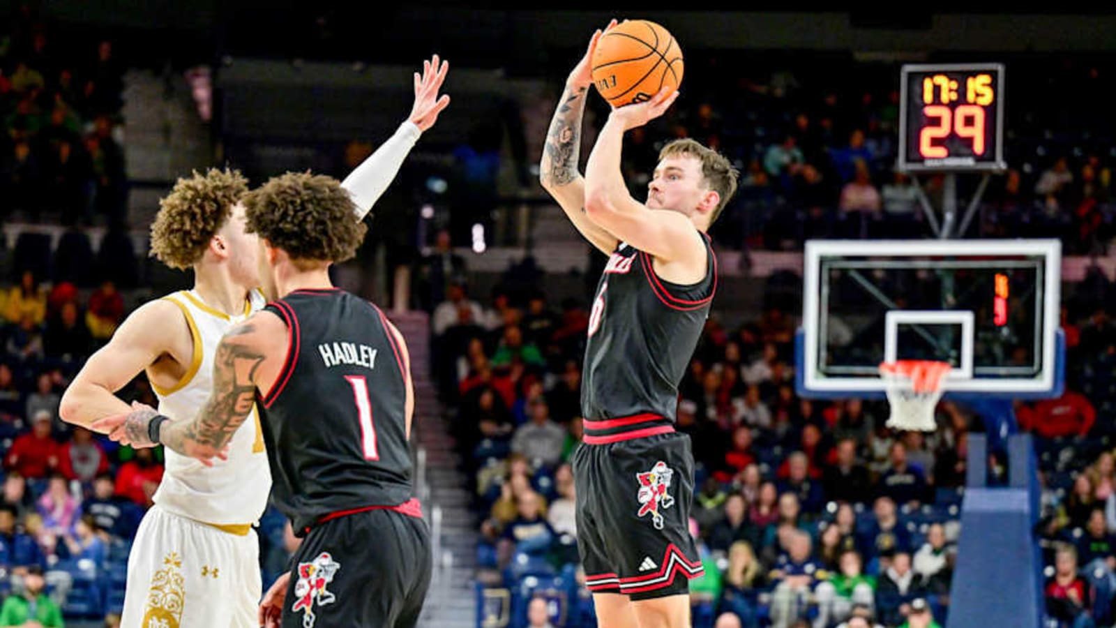 Louisville&#39;s Reyne Smith Hits Three-Pointer Milestone in Win at Notre Dame