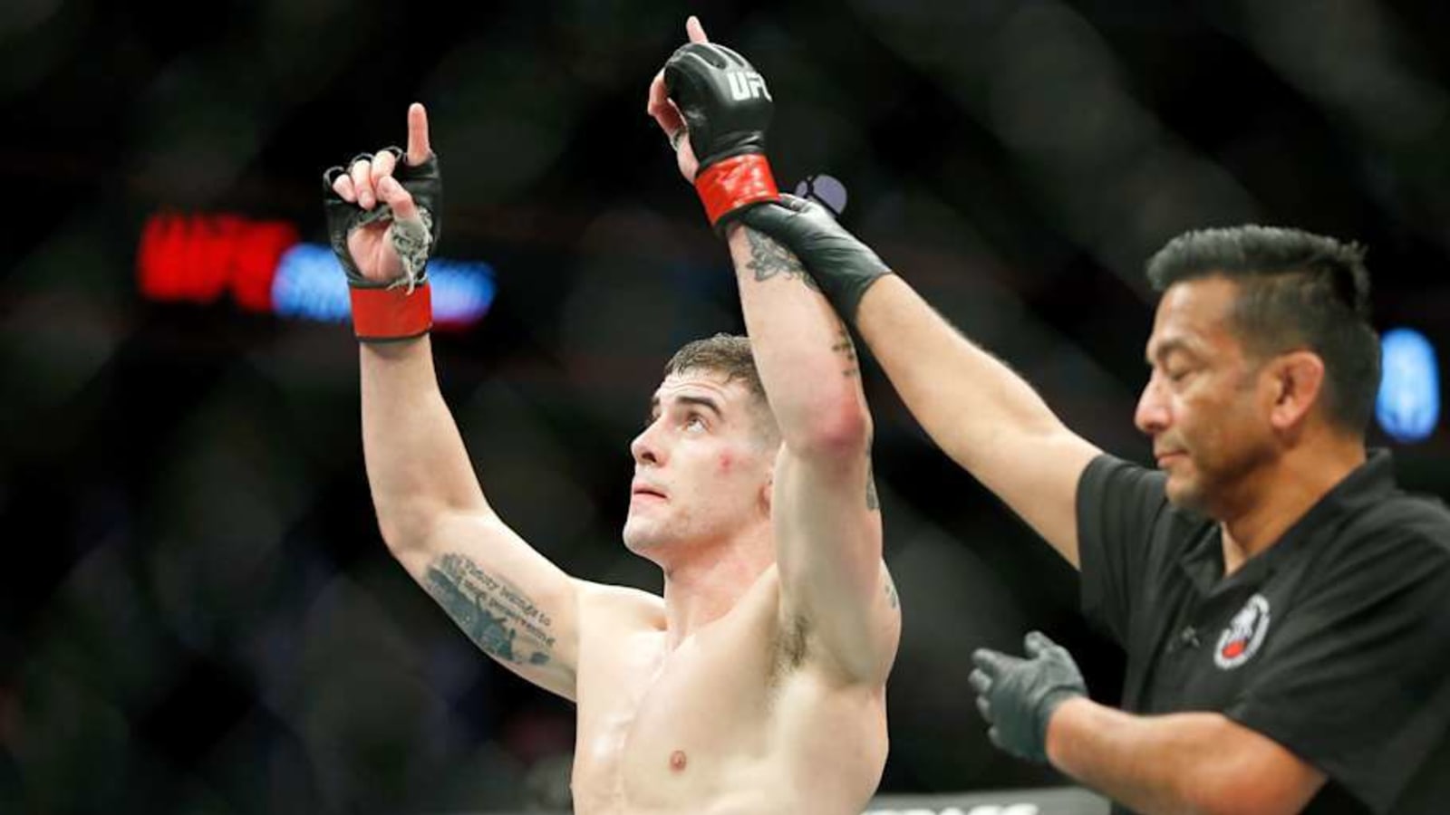 UFC lightweight contender turns in early retirement at 31 years old