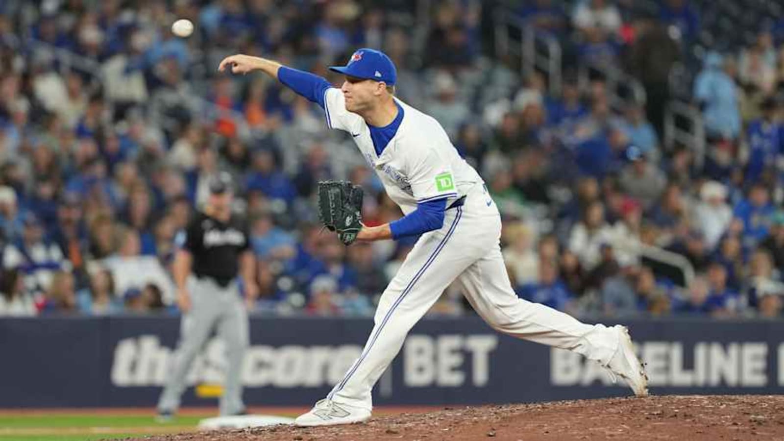 Toronto Blue Jays Trade Journeyman Reliever Brett de Geus to Pittsburgh Pirates