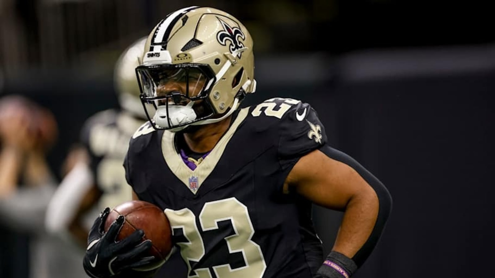 Clyde Edwards-Helaire rewarded by Saints with new contract after short stint in 2024