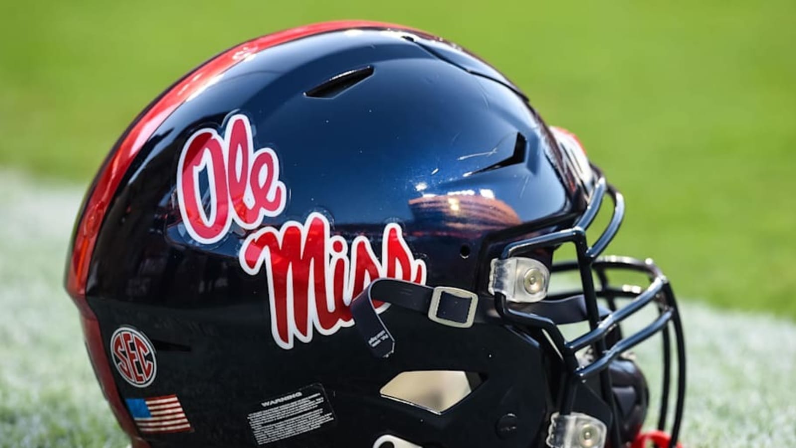 Four-Star OT Johnnie Jones Locks in Official Visit With Ole Miss Football