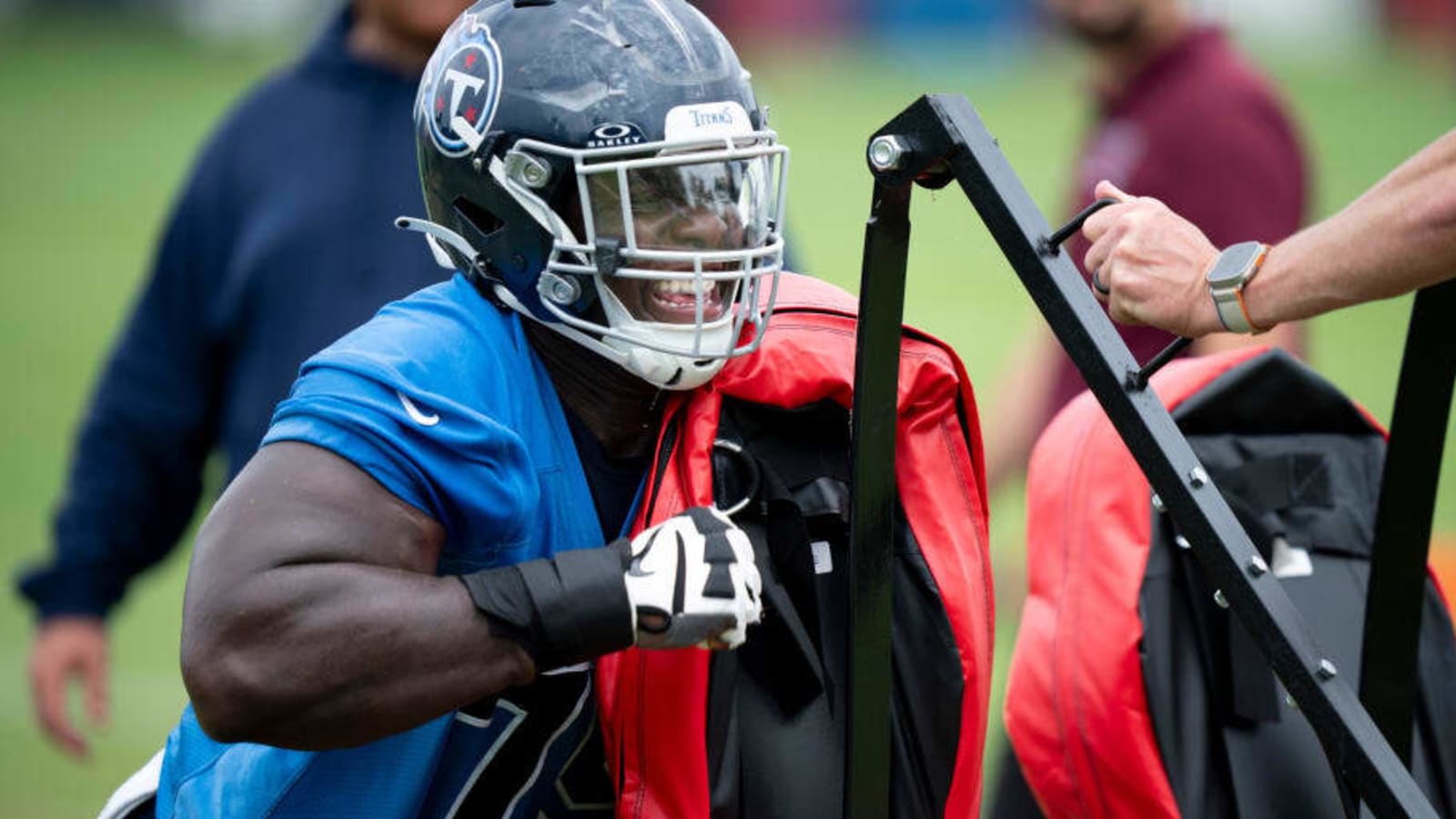 Titans Center Accepts Challenge From Defense