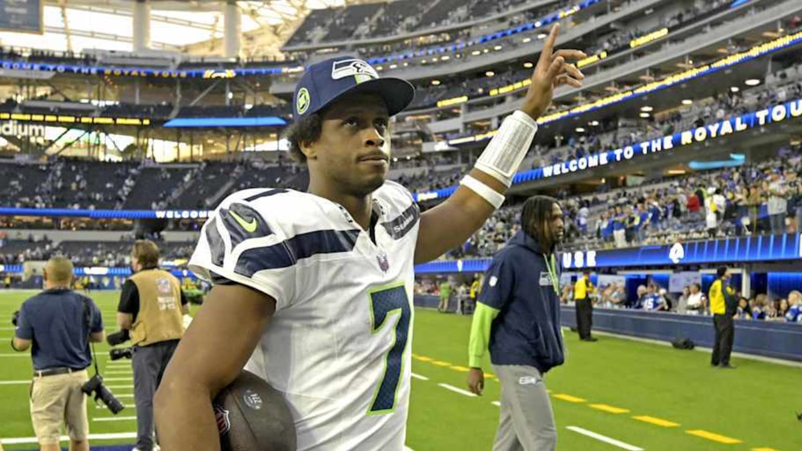  Raiders, Geno Smith Reach Contract Agreement