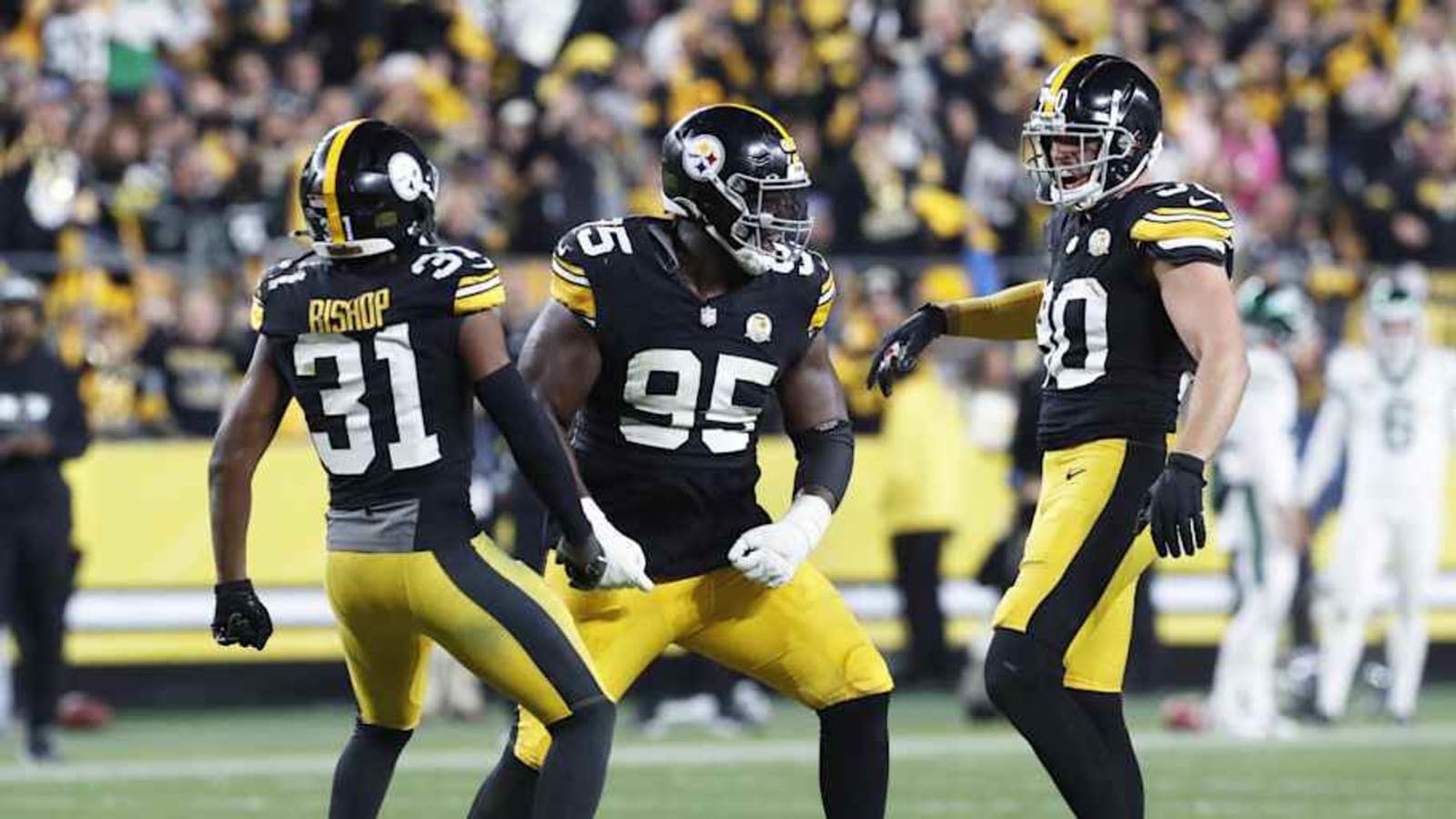 Watch: Steelers DT Grabs Crazy Interception