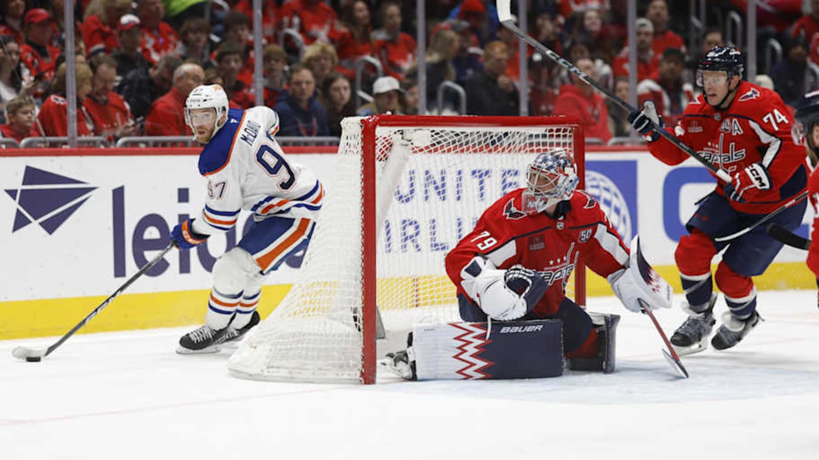 Capitals Sign Goalie to Three-Year Extension
