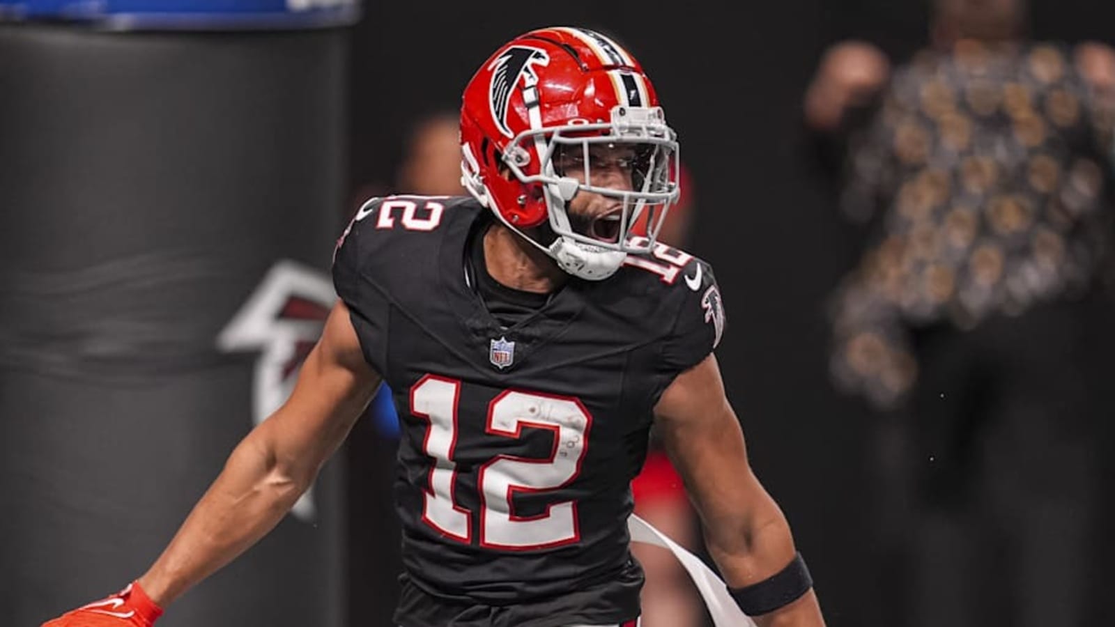 Falcons Re-Sign Pro Bowler KhaDarel Hodge