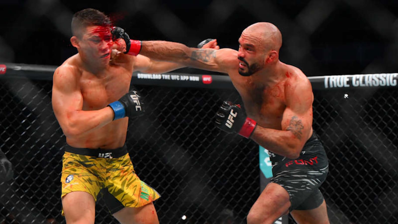 Rob Font hands 16-0 prospect first loss in catchweight dogfight at UFC Seattle