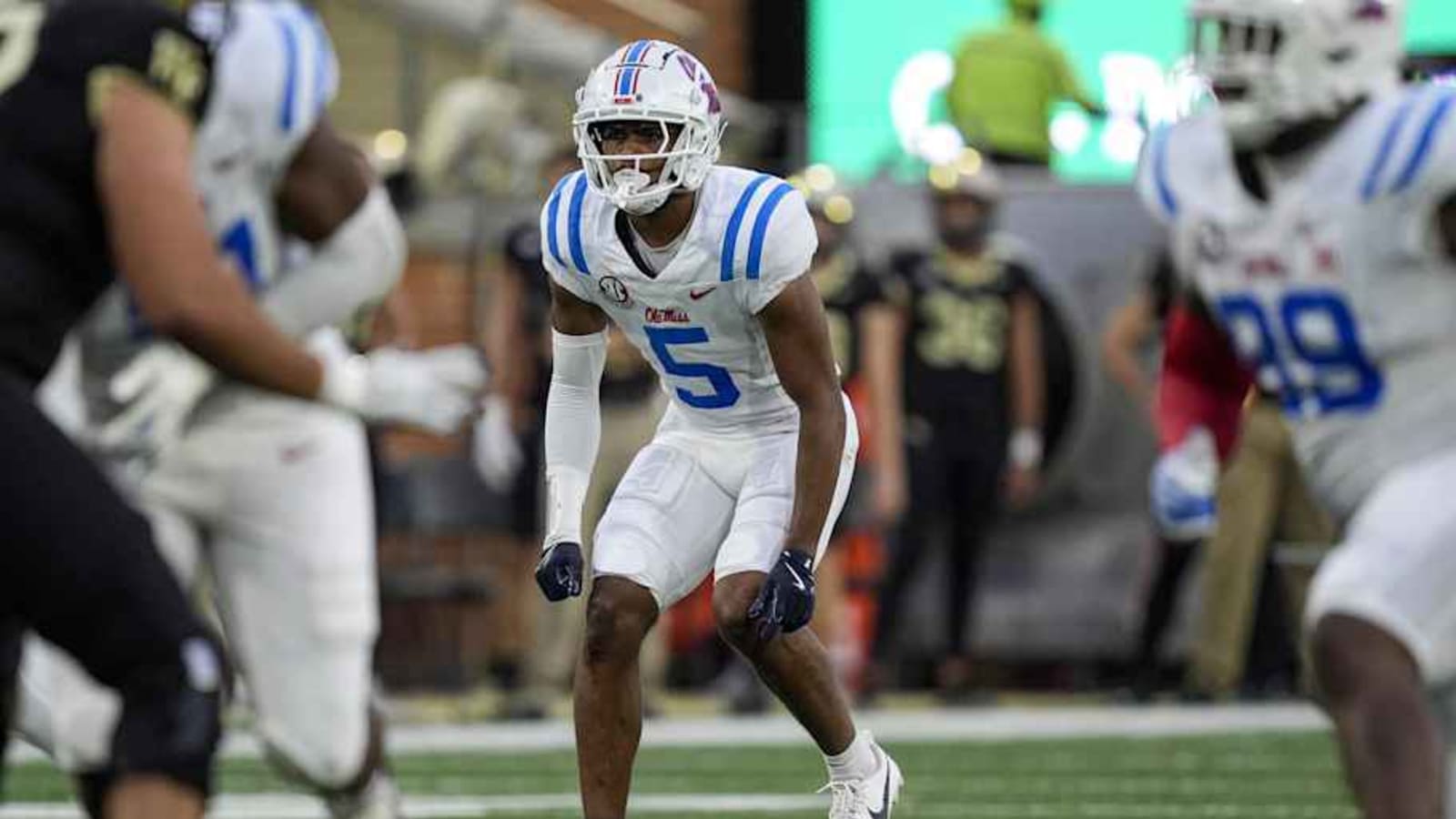 Ole Miss DB John Saunders Jr. Loves Playing Behind &#39;Amazing&#39; Rebel D-Line