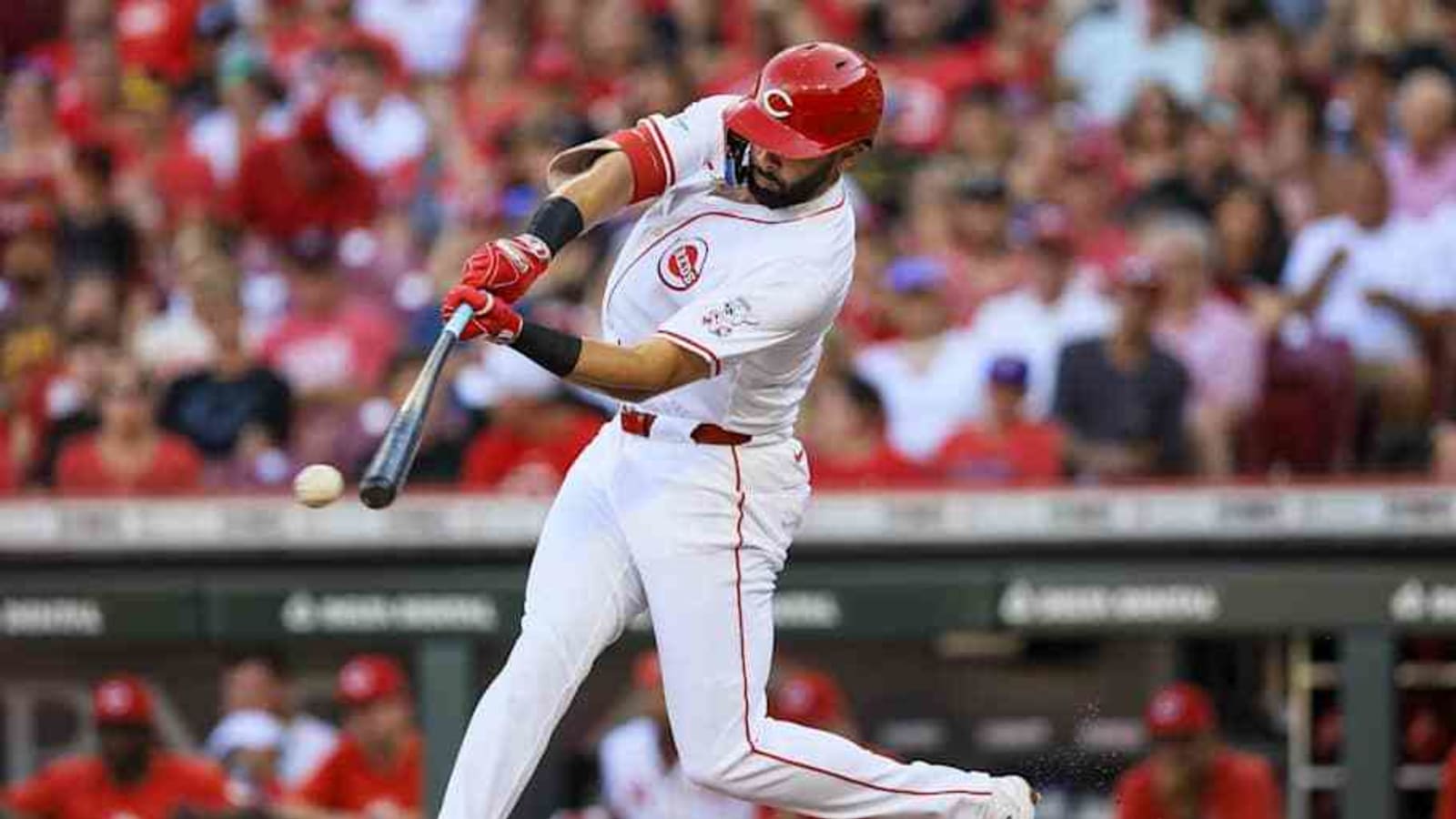 Cincinnati Reds Sign Edwin Rios to Minor League Deal