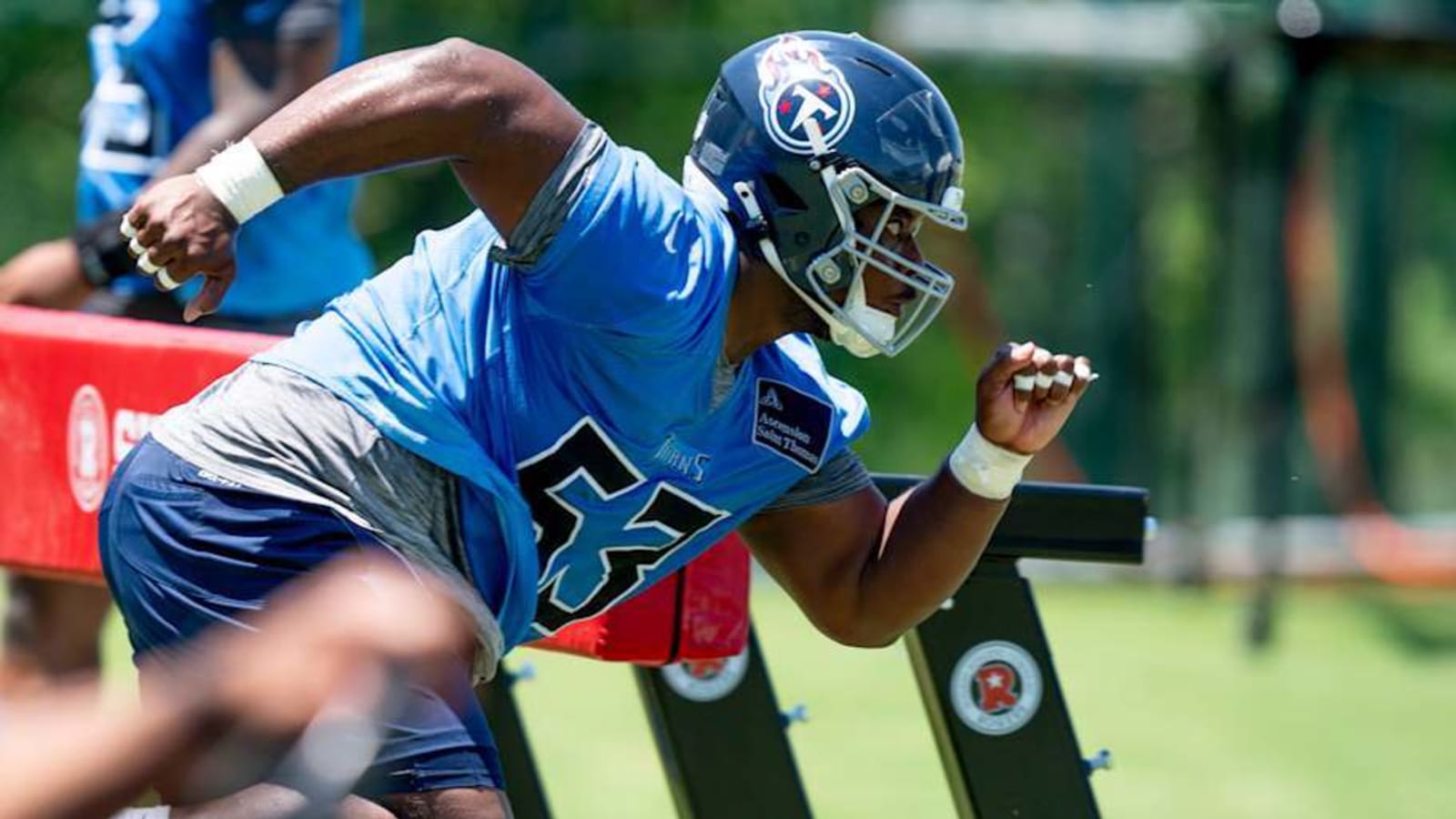 Cowboys sign controversial lineman who recently unretired from NFL