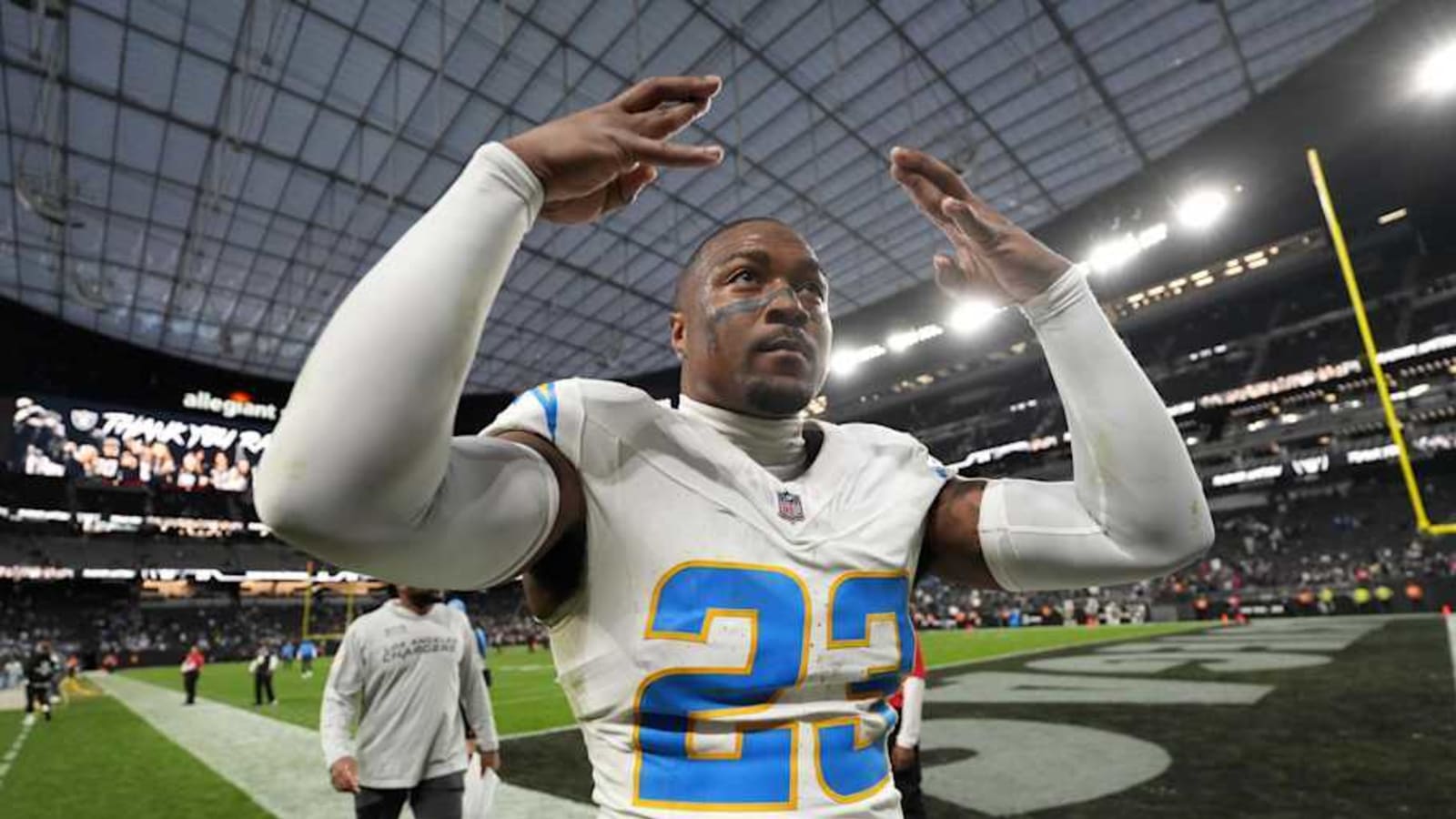 Chargers bring back key veteran in NFL free agency