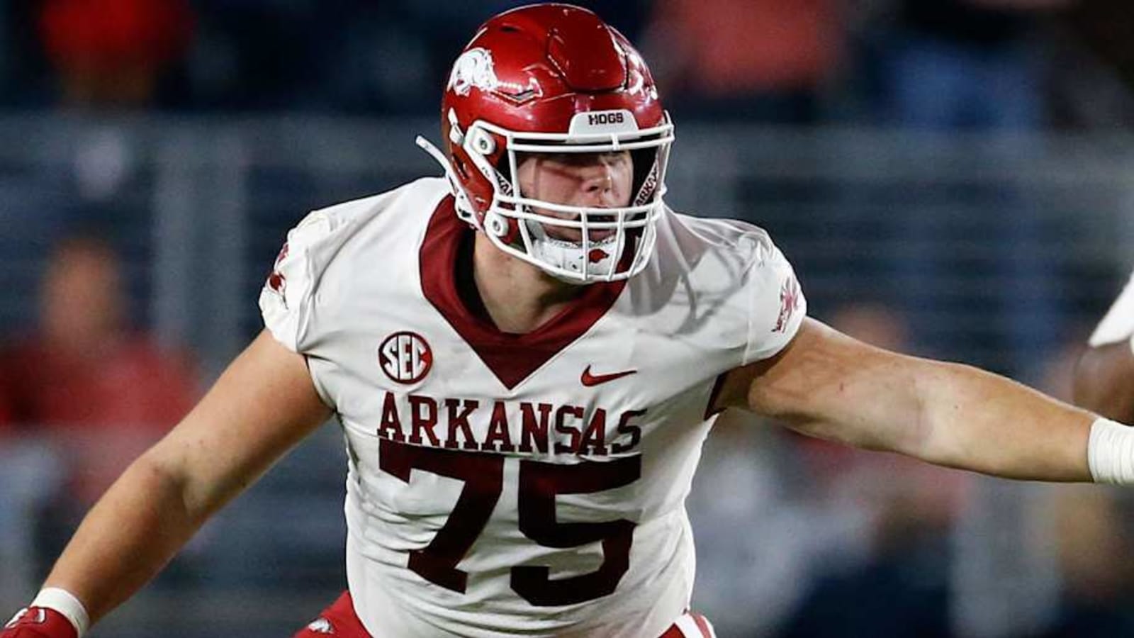  Razorbacks Lose Offensive Lineman to Portal